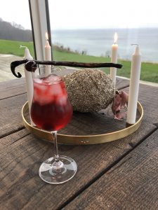 Mette Ravn vanilje og Vi.Er Akvavit cocktail Mili Vanilli