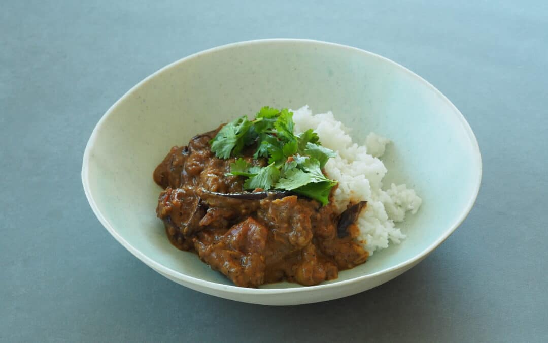 Aubergine curry med kokos og indisk vanilje